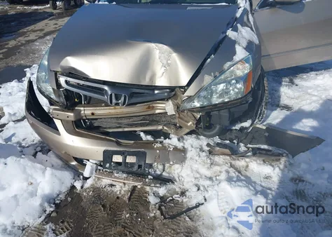 2005 Honda Accord 2.4 Ex z USA, uszkodzony, nr VIN 1HGCM56705A010646